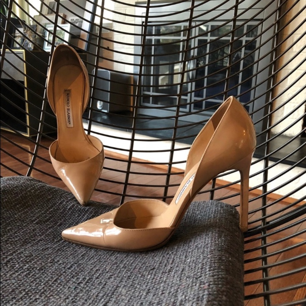 Manolo Blahnik Nude Patent leather heels